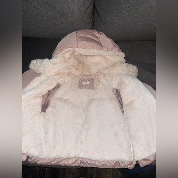 Zara toddler girl puffer coat size 18-24 months in great condition. - Picture 2 of 8